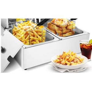 freidora con patatas y pollo